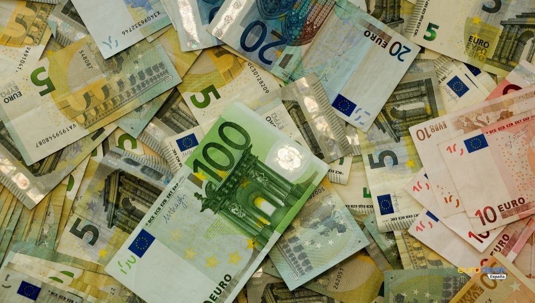 oncurso público dirigido a la creación de los nuevos diseños de los billetes de euro